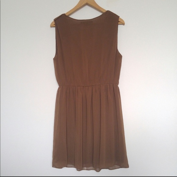 🌾 Light & airy sleeveless dress - Picture 7 of 9